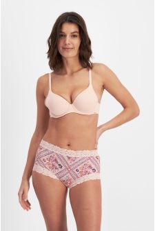 Isabella (She/Her) wears size 10 and is 176cm tall with 87cm chest and 67cm waist