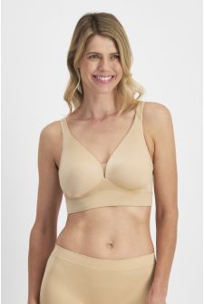 Paige (She/Her) wears size 12 and is 170cm tall with 94cm chest and 77cm waist