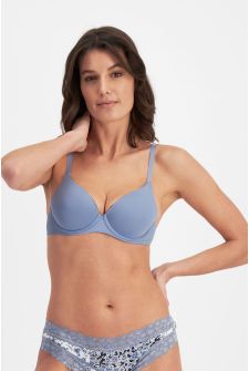 Isabella (She/Her) wears size 10 and is 176cm tall with 87cm chest and 67cm waist